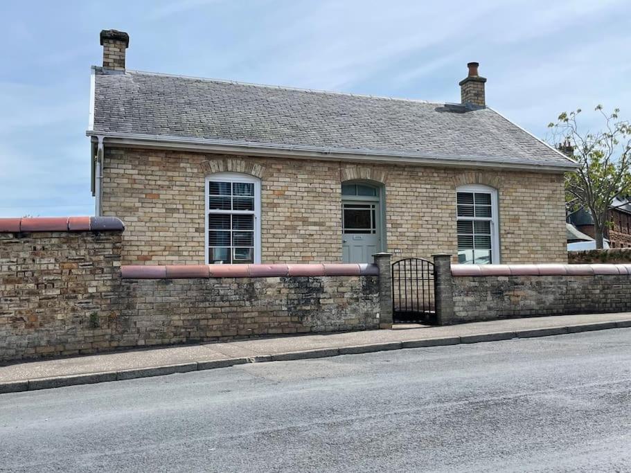 Traditional Cottage In West Kilbride Village Seamill Exterior photo