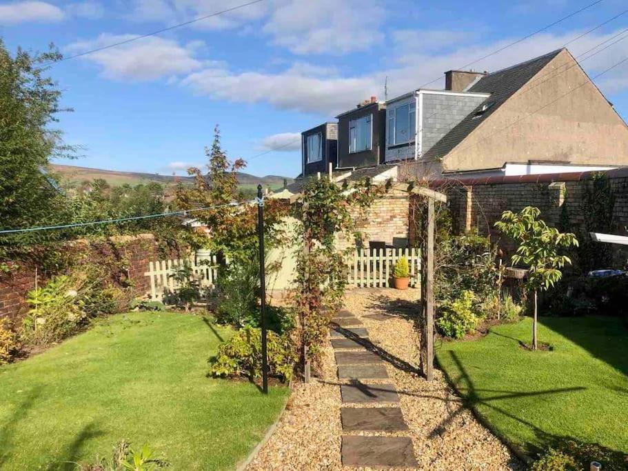 Traditional Cottage In West Kilbride Village Seamill Exterior photo